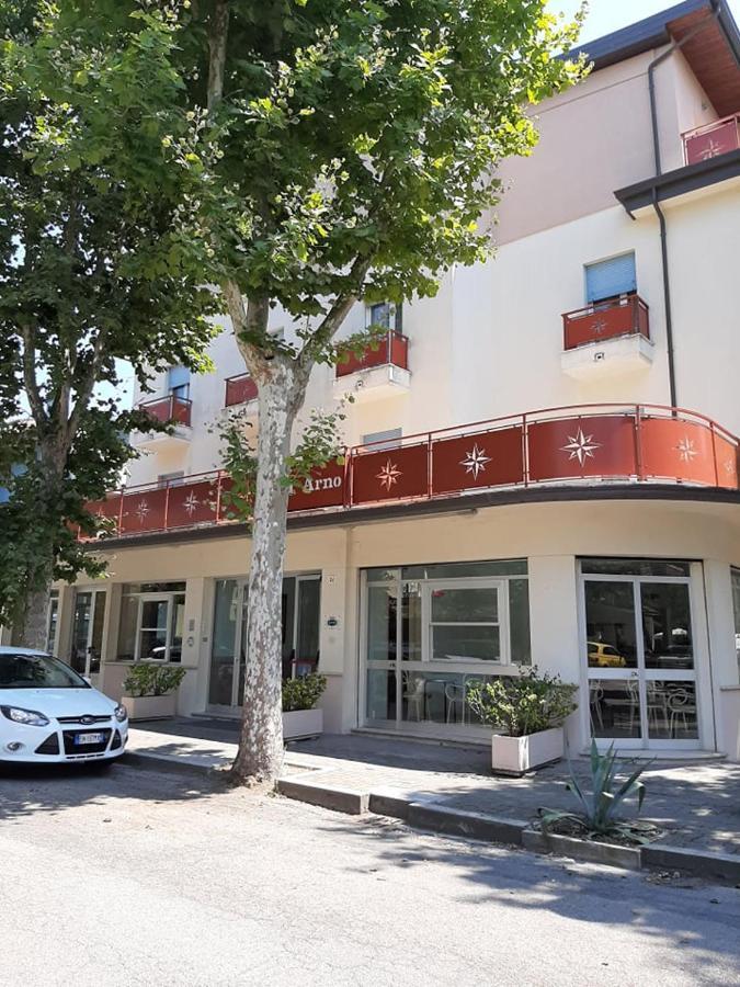Hotel Arno Cesenatico Exterior foto